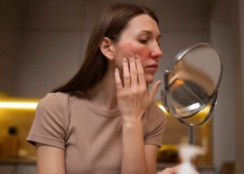 क्या तेज धूप के कारण त्वचा शुष्क हो रही है? ये 4 चीजें आएंगी काम