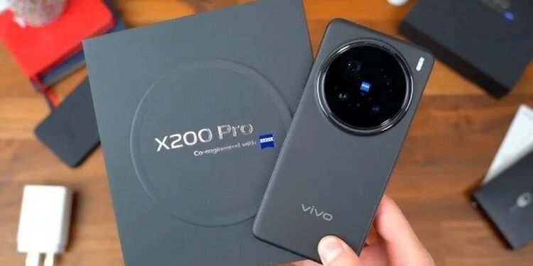 वीवो के X200 और X200 प्रो, 200 मेगापिक्सल सैमसंग HP9 कैमरा अगले महीने होंगे लॉन्च
