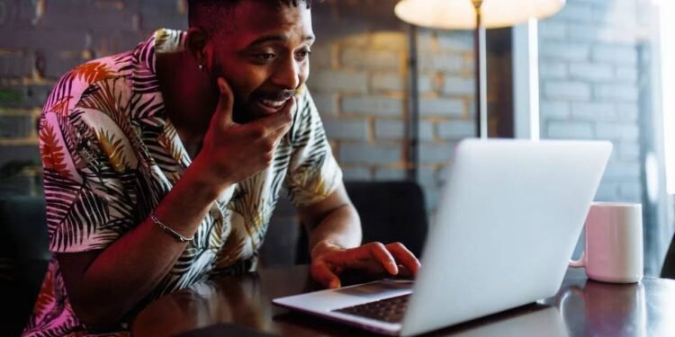 Laptop Tricks: लैपटॉप धीरे चल रहा है तो क्या करें? ताकि सिस्टम सही रहे