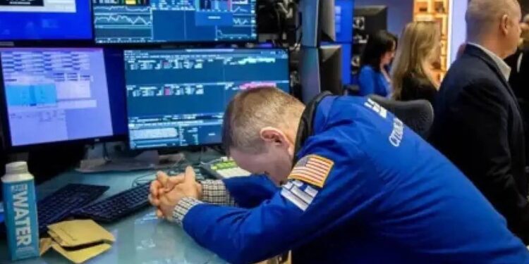 ट्रंप के नए टैरिफ का असर, शेयर बाजार में फिर गिरावट, लाल निशान पर खुला कारोबार