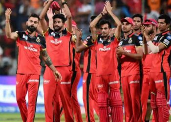 IPL 2025: सबसे ज्यादा रन देने का शर्मनाक रिकॉर्ड, दूसरे नंबर पर पहुंचा RCB का ये खिलाड़ी, निराशाजनक प्रदर्शन