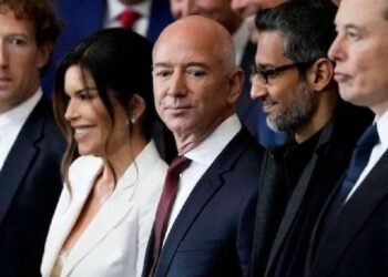 ट्रम्प के टैरिफ से अरबपतियों को झटका, दूसरे दिन अरबों का नुकसान