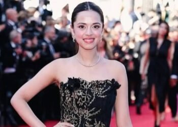 नितांशी गोयल 17 साल की उम्र में कान्स रेड कार्पेट पर चलने वाली पहली बॉलीवुड अभिनेत्री बनीं