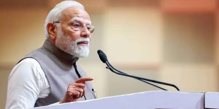 पीएम मोदी ने कानपुर वासियों को दी बड़ी सौगात, 47,574 करोड़ रुपये की परियोजनाओं का किया शिलान्यास