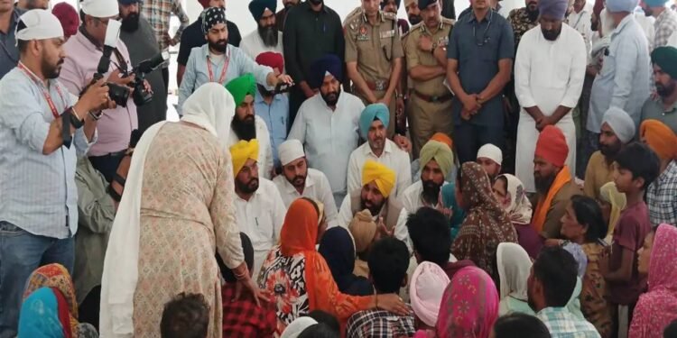 मजीठा शराब कांड: आरोपी 4 दिन की रिमांड पर, मोबाइल फोन की तलाशी, 2 की गिरफ्तारी के लिए छापेमारी जारी