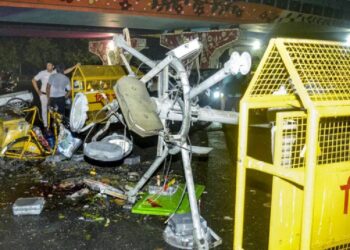 दिल्ली-एनसीआर में तूफानी हवाओं ने मचाई तबाही, दो लोगों की मौत