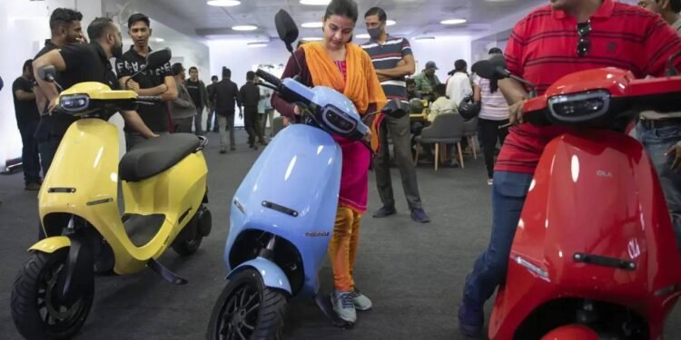 ओला इलेक्ट्रिक मोबिलिटी को चौथी तिमाही में 870 करोड़ रुपये का घाटा, वाहनों की बिक्री में भी गिरावट