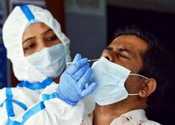 भारत में कोरोना का कहर फिर से बढ़ा: गुजरात, महाराष्ट्र और अन्य राज्यों में नए मामलों में उछाल