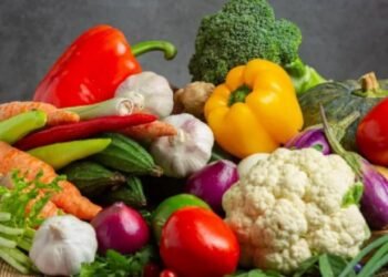 अपनी गर्मियों की सब्ज़ियों को समझदारी से चुनें: जानें कि कौन सी सब्ज़ियाँ आपको इस गर्मी में स्वस्थ और ठंडा रखती हैं