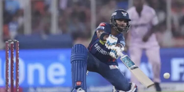 निकोलस पूरन का ऐतिहासिक आईपीएल शतक: 100 छक्के लगाने वाले पहले एलएसजी बल्लेबाज