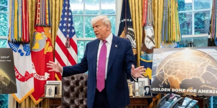 डोनाल्ड ट्रम्प का साहसिक कदम: अमेरिका अंतरिक्ष आधारित 'गोल्डन डोम' रक्षा प्रणाली बनाएगा