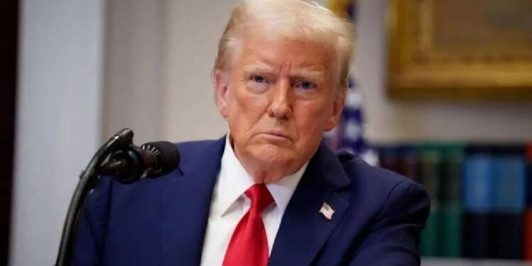 ट्रंप ने लगाया बड़ा टैरिफ... यूरोप के सामान पर 50% टैक्स, भारत में बने iPhone पर भी खतरा!