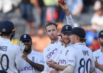 लीड्स में पहला टेस्ट, लेकिन टीम इंडिया की प्लेइंग इलेवन ने सबको चौंका दिया!