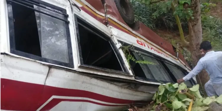 मंडी बस दुर्घटना: पटडीघाट में वाहन खाई में गिरने से 20 यात्री घायल