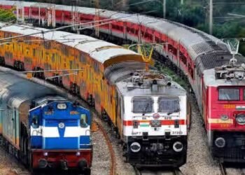 आज से रेल यात्रा महंगी हुई: 500 किलोमीटर से अधिक की यात्रा के लिए किराया बढ़ा