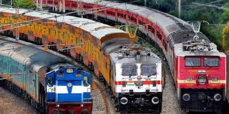 आज से रेल यात्रा महंगी हुई: 500 किलोमीटर से अधिक की यात्रा के लिए किराया बढ़ा