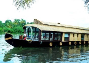 केरल की नदियों में तैरता सोना: ज़मीन नहीं, पानी पर बन रहा है करोड़ों का कारोबार"