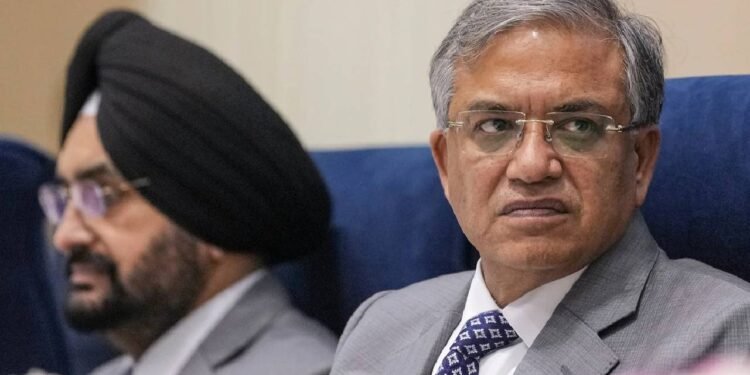 बिहार चुनाव 2025: मतदान तिथि से 10 दिन पहले तक मतदाता सूची अपडेट करने की अनुमति