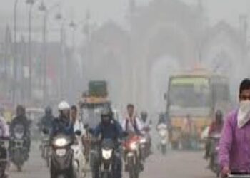 दिवाली के धुएं से वायु प्रदूषण खतरनाक स्तर पर, दिल्ली में घुटन, बच्चों के स्वास्थ्य पर गंभीर खतरा