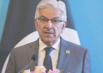 पाकिस्तान के रक्षा मंत्री ख्वाजा आसिफ ने अफगानिस्तान के साथ इस्तांबुल शांति वार्ता विफल होने पर खुले युद्ध की चेतावनी दी है