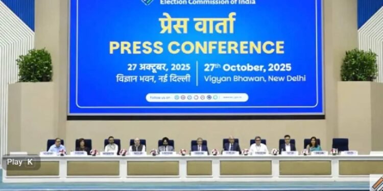 चुनाव आयोग ने राष्ट्रव्यापी मतदाता सूची संशोधन की घोषणा की; पहले चरण में 12 राज्य शामिल