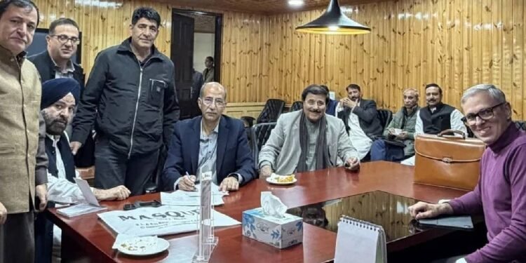 कश्मीर की सियासत में एनसी का दबदबा कायम, राज्यसभा की तीन सीटें जीतीं, बीजेपी को एक पर संतोष