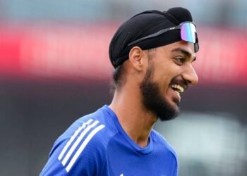 कोच कम, परिवार के लोग मैसेज ज़्यादा कर रहे थे... अर्शदीप सिंह बता रहे हैं मैच के बाद कैसा था माहौल