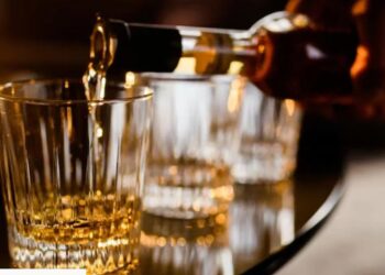 चीन की शराब क्रांति: पेय से प्रीमियम बिज़नेस तक, ई-कॉमर्स ने बनाई नई लहर देशभर,क्या प्रीमियम ब्रांड चीन की नई पहचान?