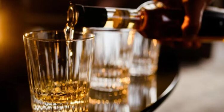 चीन की शराब क्रांति: पेय से प्रीमियम बिज़नेस तक, ई-कॉमर्स ने बनाई नई लहर देशभर,क्या प्रीमियम ब्रांड चीन की नई पहचान?