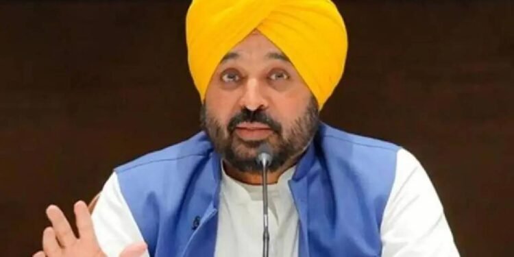 पंजाब ने गुरु तेग बहादुर जी की 350वीं शहादत पर राज्यभर में रक्तदान, पौधारोपण और आनंदपुर साहिब में ड्रोन शो आयोजित कर सेवा, आध्यात्मिकता और सामाजिक जिम्मेदारी का भावुक संदेश दिया।