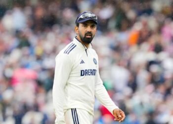 गुवाहाटी टेस्ट मैच में केएल राहुल का महंगा कैच छूटने से दक्षिण अफ्रीका 66 रन पर ढेर