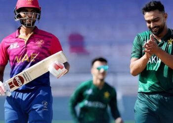 पाकिस्तान ने सिर्फ़ 32 गेंदों में UAE को रौंदा, गेंदबाज़ों ने मचाया कहर