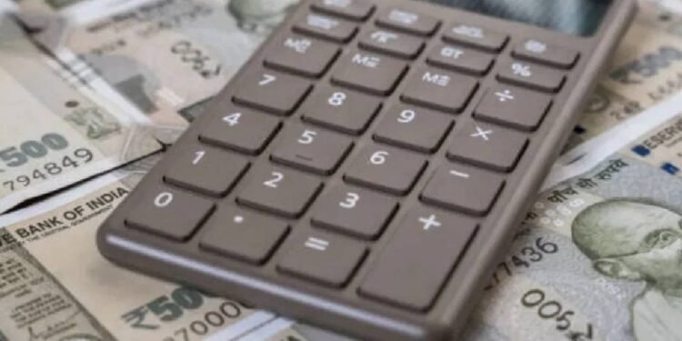 या साल आते ही बदलेंगे बड़े नियम, बैंक से लेकर मोबाइल तक आपकी जेब पर