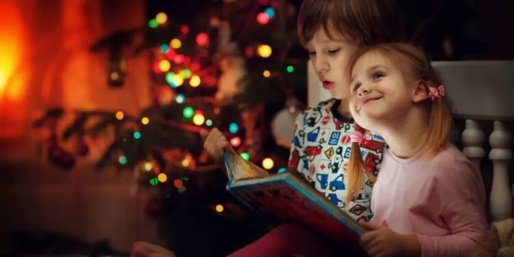 क्रिसमस के मौसम में बच्चों के लिए किताबें बनीं सबसे खास तोहफा, कहानियों से सजे सपनों और मूल्यों के दिन