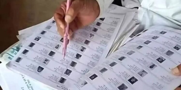 SIR के तहत मतदाता सूची का विशेष पुनरीक्षण, लाखों नाम हटाए गए