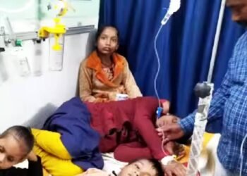 मिड-डे मील खाने के बाद 22 बच्चे बीमार, स्कूल में हड़कंप