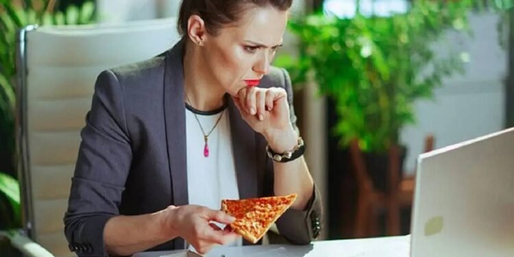 क्या आपको भी बार-बार कुछ खाने का मन करता है? ये आसान तरीके दो दिनों में कंट्रोल करेंगे क्रेविंग