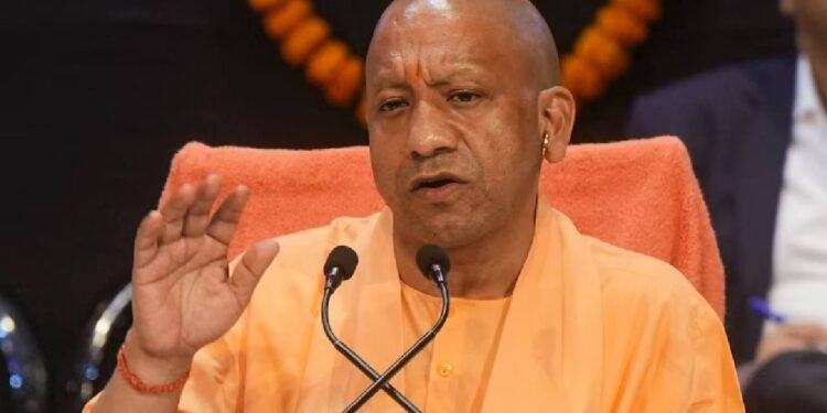 जायदान छुपी तो तनख्वाह रुकी, यूपी सरकार ने 68 हजार कर्मचारियों पर कड़ा प्रशासनिक डंडा चला दिया