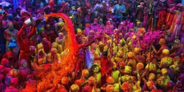 भारत की अनोखी होली परंपराएं बरसाना से उदयपुर तक रंग, संस्कृति और आस्था का अद्भुत संगम दिखाती