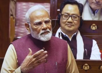 दुनिया को कितना धोखा दोगे आईना देखा तो सच्चाई कहां छुपाओगे मोदी का तंज