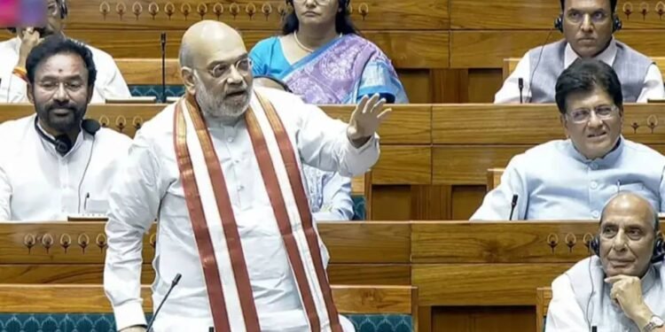 लोकसभा में अमित शाह का तीखा हमला राहुल गांधी के पुराने व्यवहार पर बहस छिड़ी