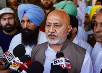 लुधियाना में नशा विरोधी कार्यकर्ता पर हमला, अस्पताल पहुंचे बलतेज पन्नू बोले-तस्कर पंजाब छोड़ दें