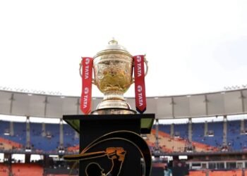 VIP मांग पर बवाल, कर्नाटक विधायक बोले हमें IPL के चार फ्री टिकट अभी दो 