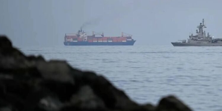 ईरान-इजरायल तनाव से अटका भारत का LPG जहाजी बेड़ा, होर्मुज में फंसी गैस निकालने की तैयारी