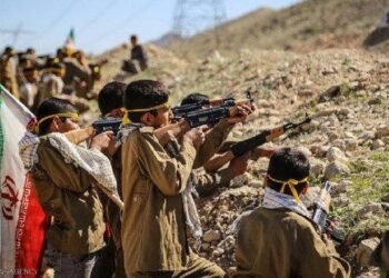 12 साल के बच्चों तक पहुंची जंग की आंच, ईरान के फैसले से दुनिया में मचा हड़कंप