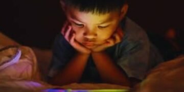 बढ़ता स्क्रीन टाइम बच्चों के दिल की सेहत के लिए बन रहा खतरा