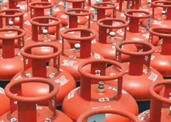 मिडिल ईस्ट तनाव के बीच सरकार का बड़ा फैसला, एलपीजी बुकिंग इंतजार और कीमत बढ़ी