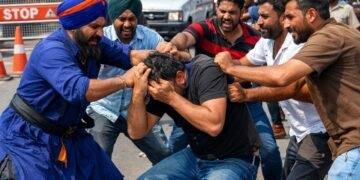 जालंधर में फर्जी नाका लगाकर वसूली करता पकड़ा गया पुलिस कांस्टेबल, भीड़ ने पीटा जमकर