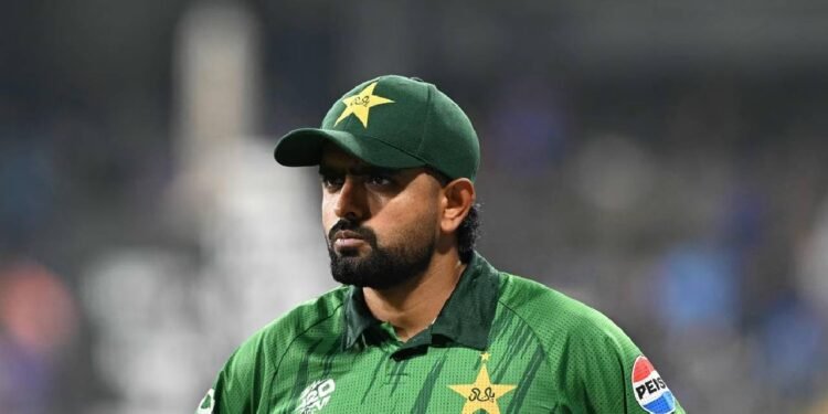 पाकिस्तान क्रिकेट में फिटनेस विवाद: क्या अनफिट होते हुए भी टी20 विश्व कप खेले बाबर आजम और फखर जमां?