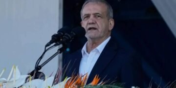 ट्रंप की डेडलाइन करीब, ईरान का सख्त संदेश, लाखों लोग जान देने को तैयार बताए गए